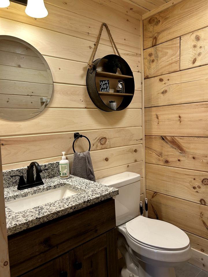 Charming Cabin with Hot-tub and Stunning Views in Campbellsville, Kentucky
