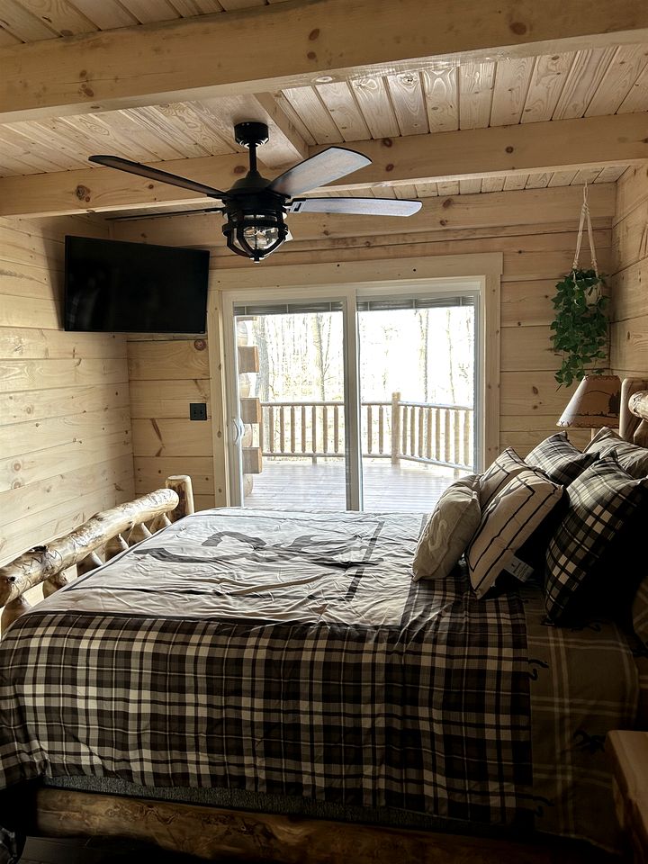 Charming Cabin with Hot-tub and Stunning Views in Campbellsville, Kentucky