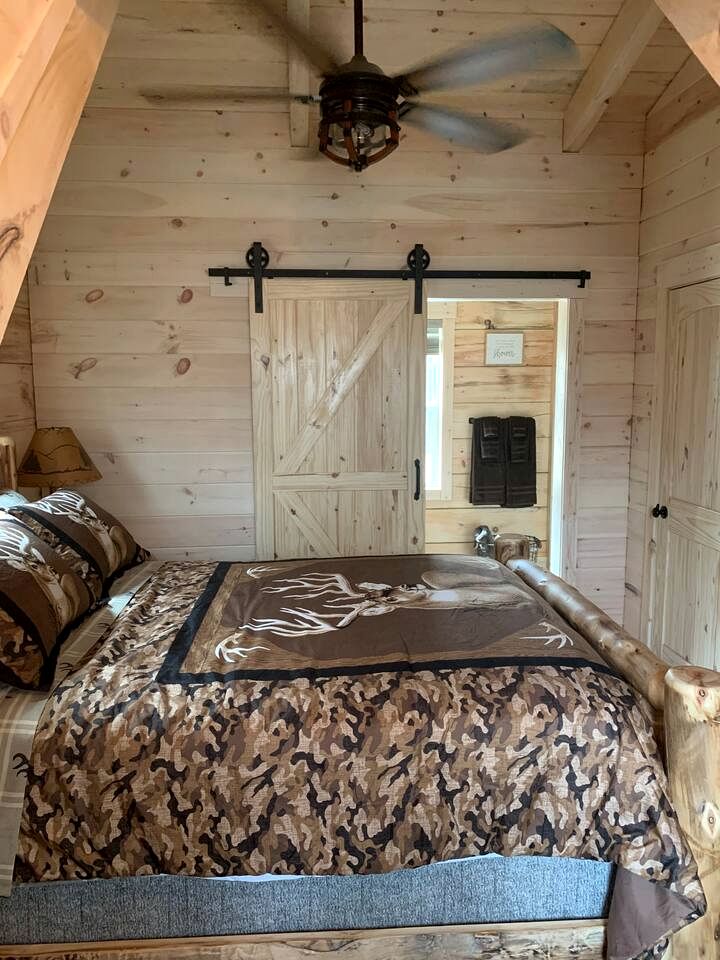 Charming Cabin with Hot-tub and Stunning Views in Campbellsville, Kentucky