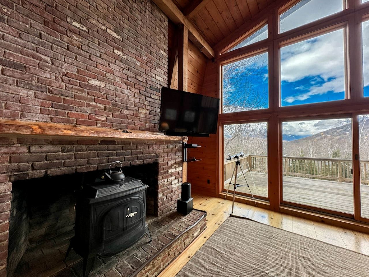 Charming Cabin with Hot-tub and Amazing Vistas in Jackson, New Hampshire