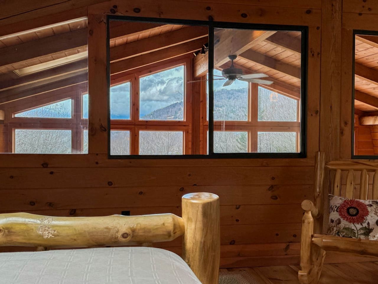 Charming Cabin with Hot-tub and Amazing Vistas in Jackson, New Hampshire