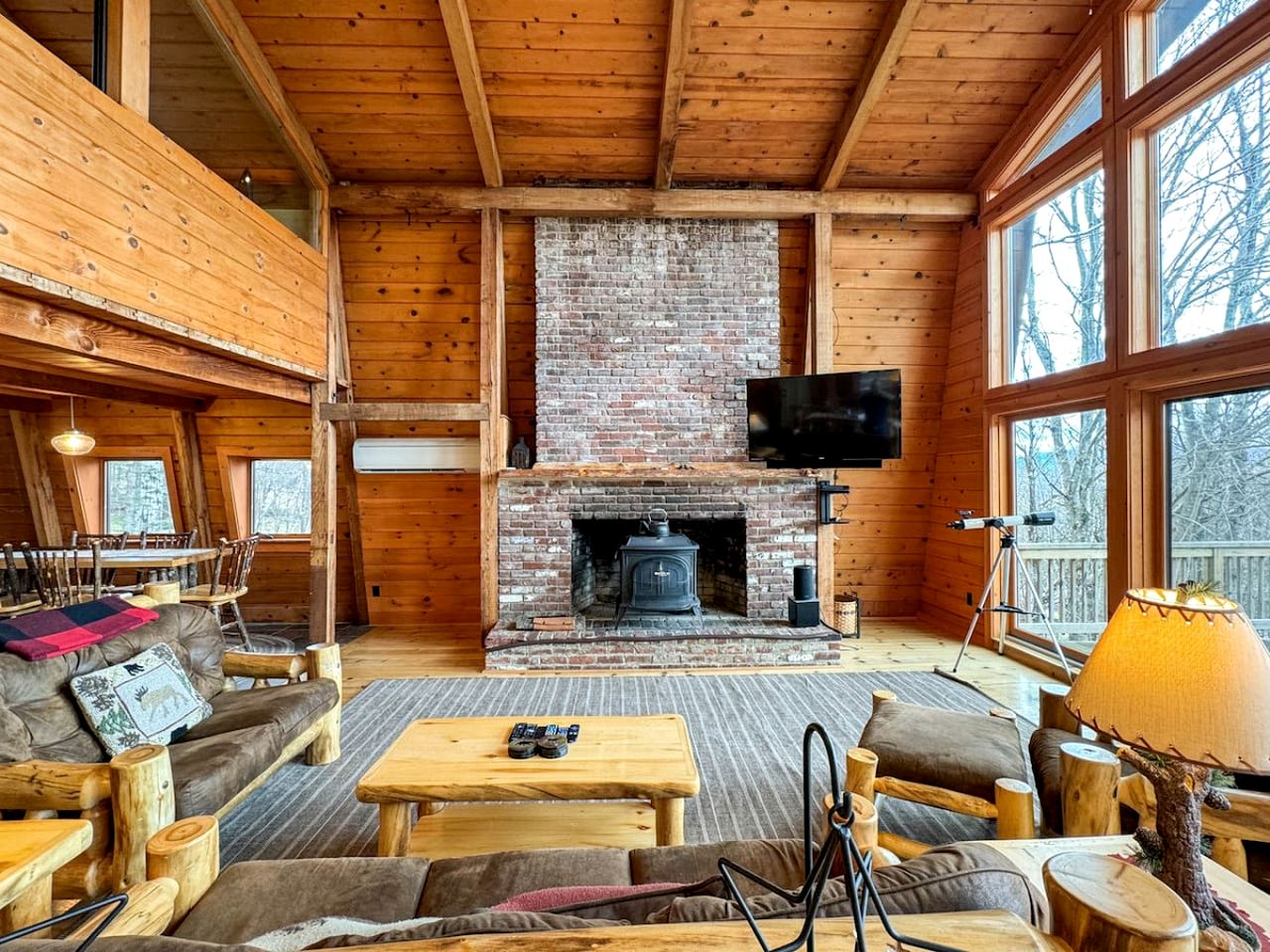Charming Cabin with Hot-tub and Amazing Vistas in Jackson, New Hampshire