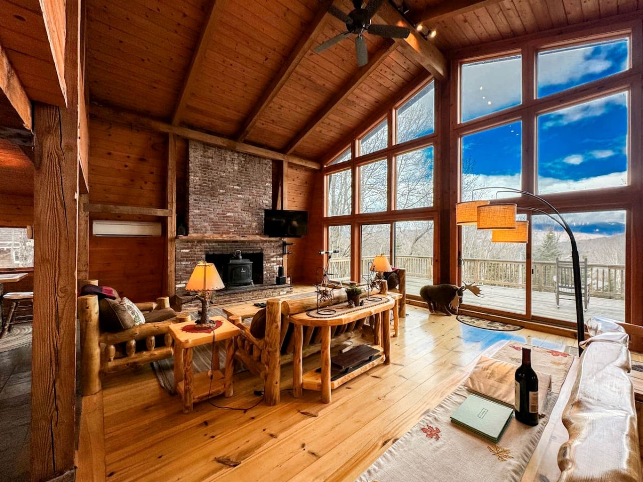 Charming Cabin with Hot-tub and Amazing Vistas in Jackson, New Hampshire