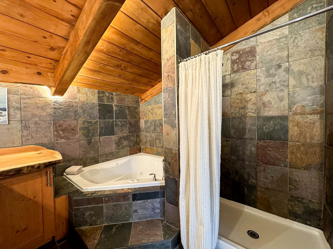 Charming Cabin with Hot-tub and Amazing Vistas in Jackson, New Hampshire