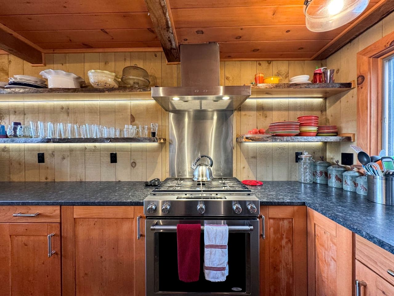 Charming Cabin with Hot-tub and Amazing Vistas in Jackson, New Hampshire
