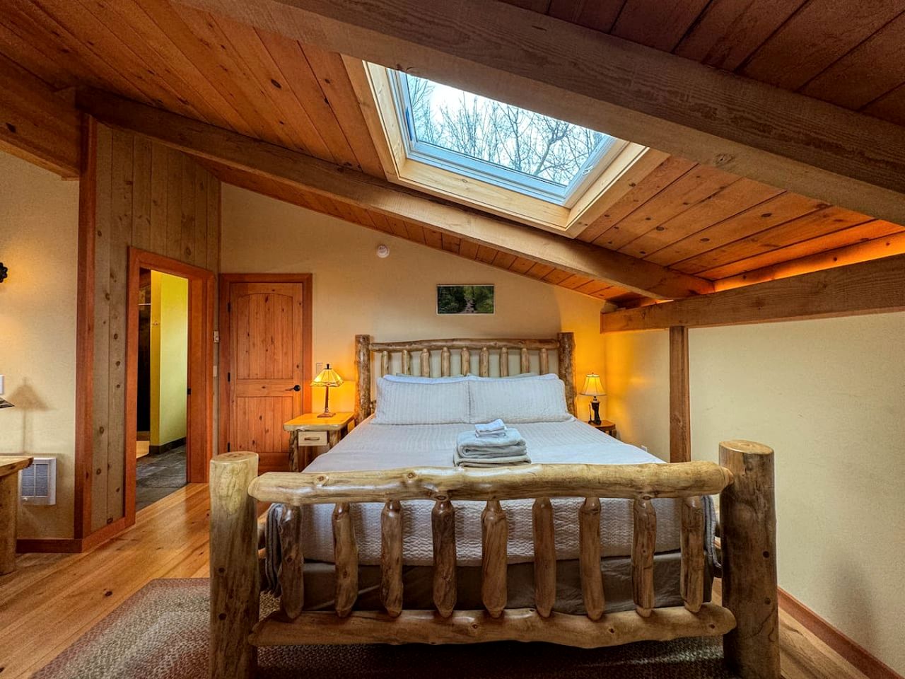 Charming Cabin with Hot-tub and Amazing Vistas in Jackson, New Hampshire