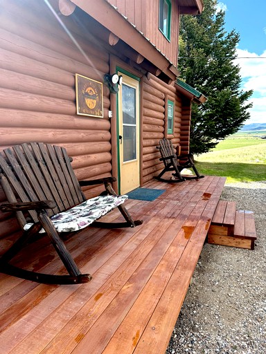 Cabins (United States of America, Ennis, Montana)