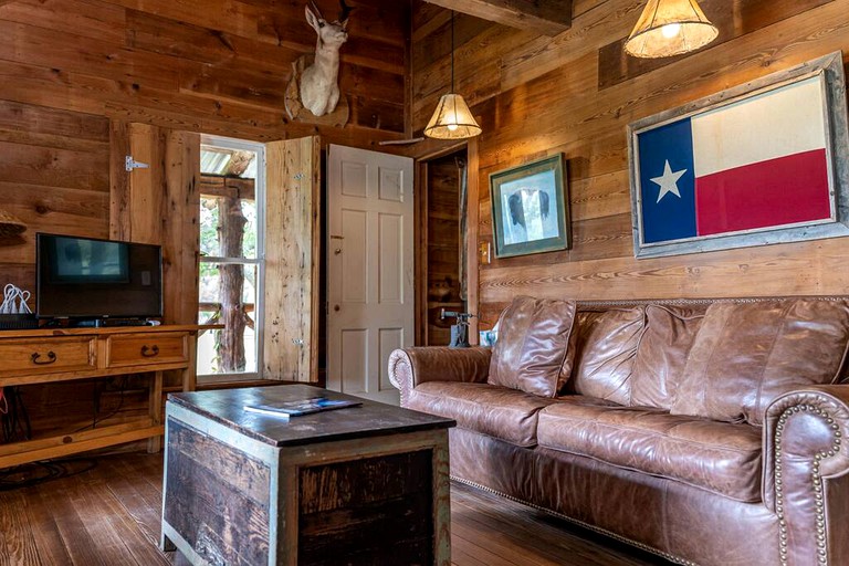 Cabins (United States of America, Chilton, Texas)