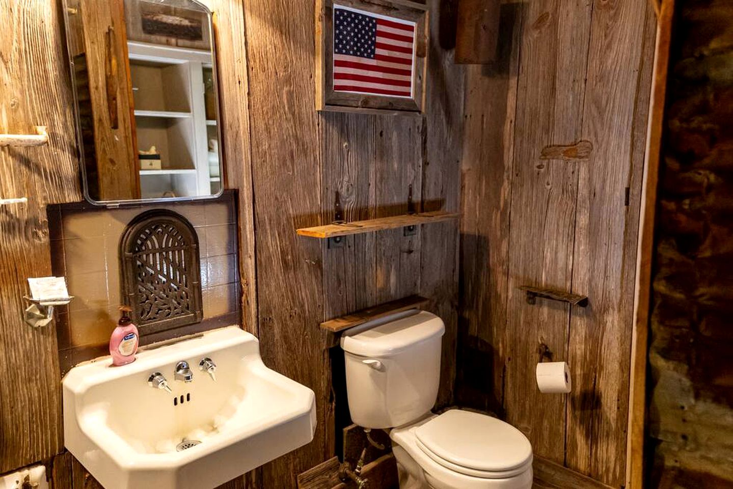 Charming Cabin Oasis on Lake Bridgeport: Glamping in Texas Hill Country