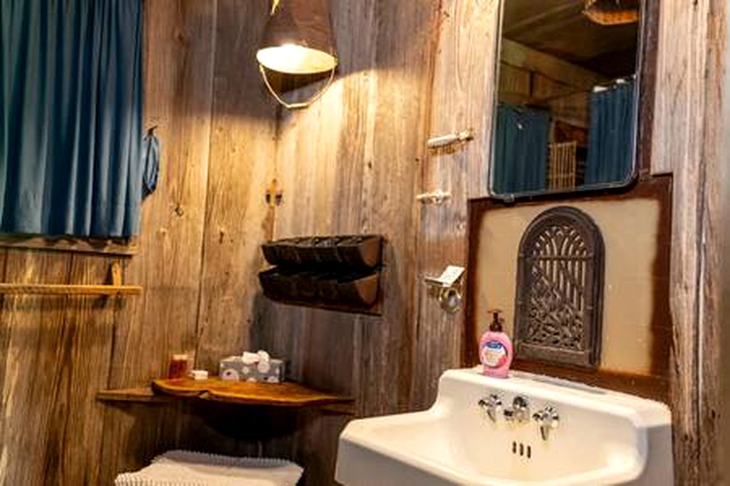 Charming Cabin Oasis on Lake Bridgeport: Glamping in Texas Hill Country