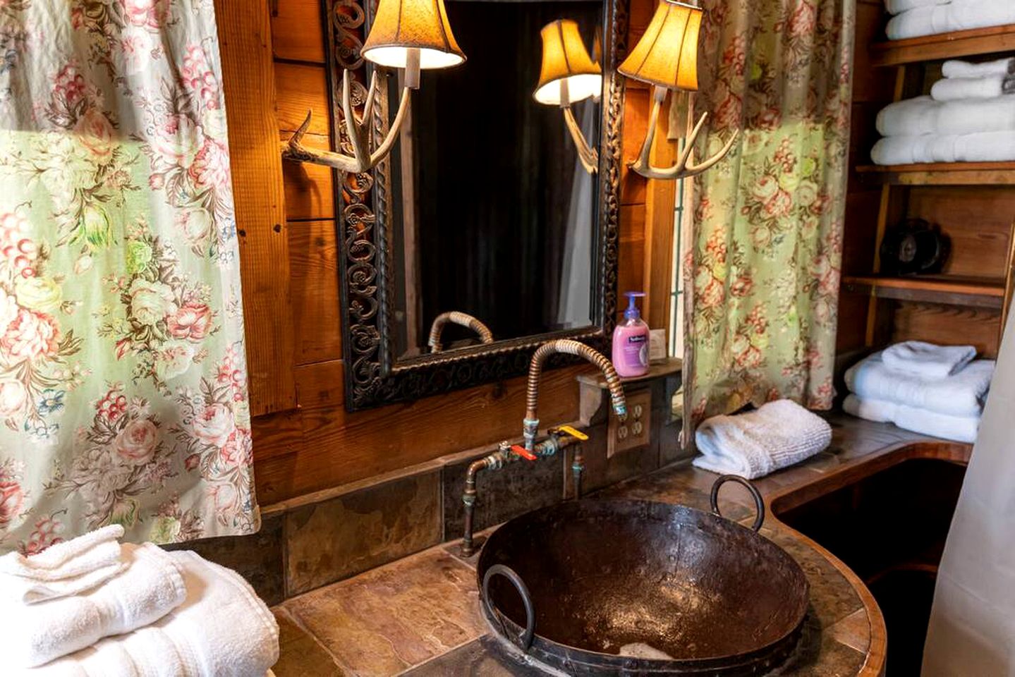 Charming Cabin Oasis on Lake Bridgeport: Glamping in Texas Hill Country