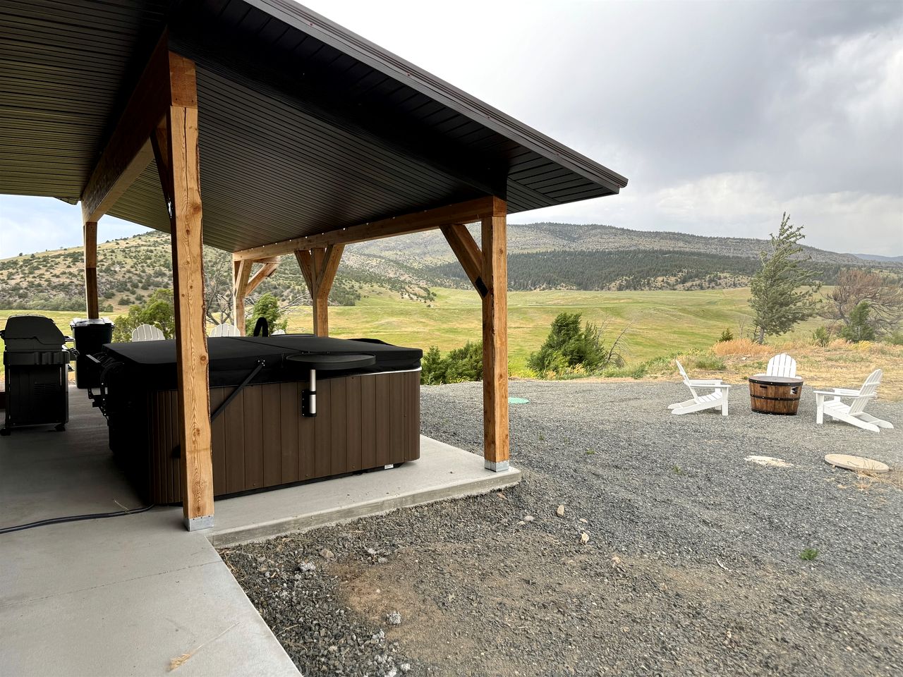 Charming Cabin with Panoramic Mountain Views near Pony in the Tobacco Root Foothills, Montana