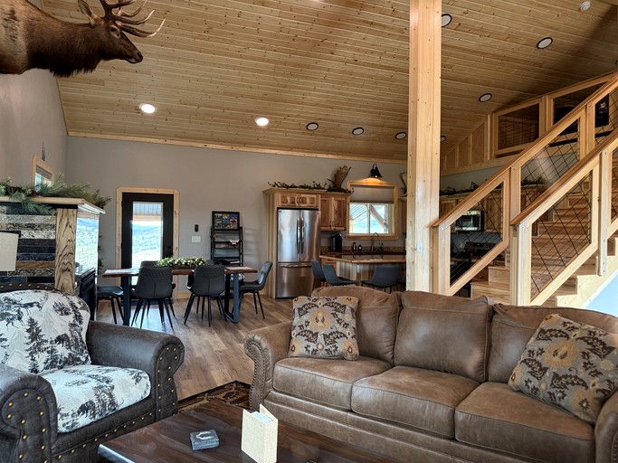 Cabins (United States of America, Pony, Montana)