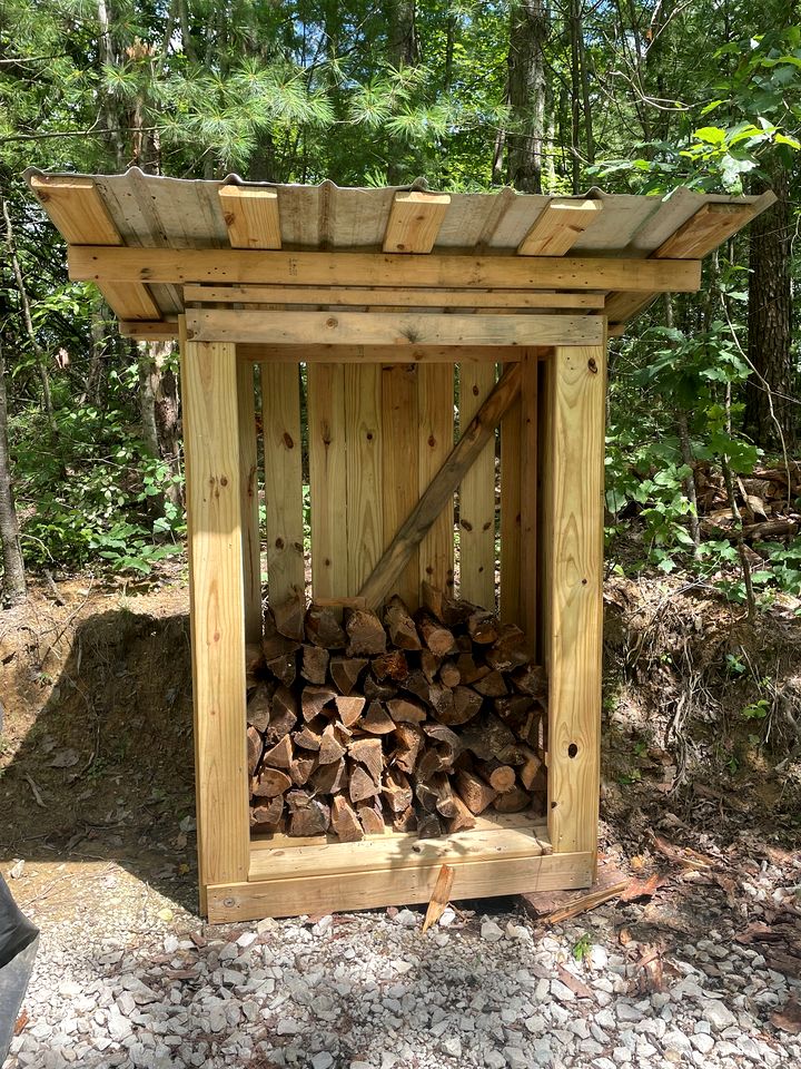 Charming Cabin with Private Hot Tub Near Red River Gorge in Campton, Kentucky