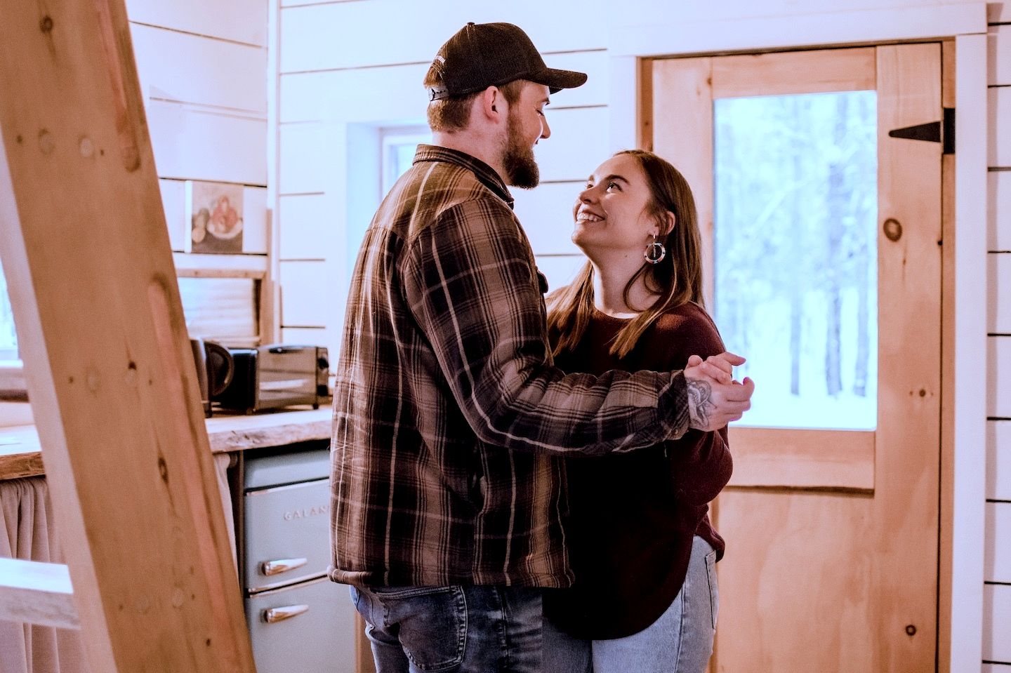 Charming Cabin Rental on Deer Lake in Ontario, Canada