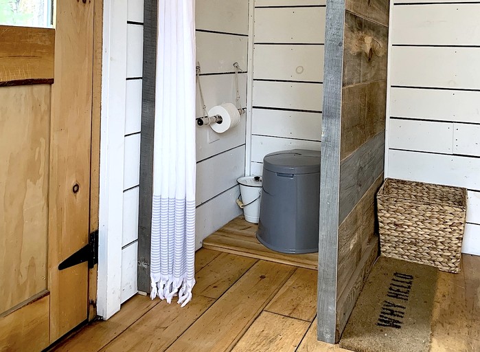 Cabins (Canada, South River, Ontario)