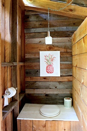 Cabins (Canada, South River, Ontario)