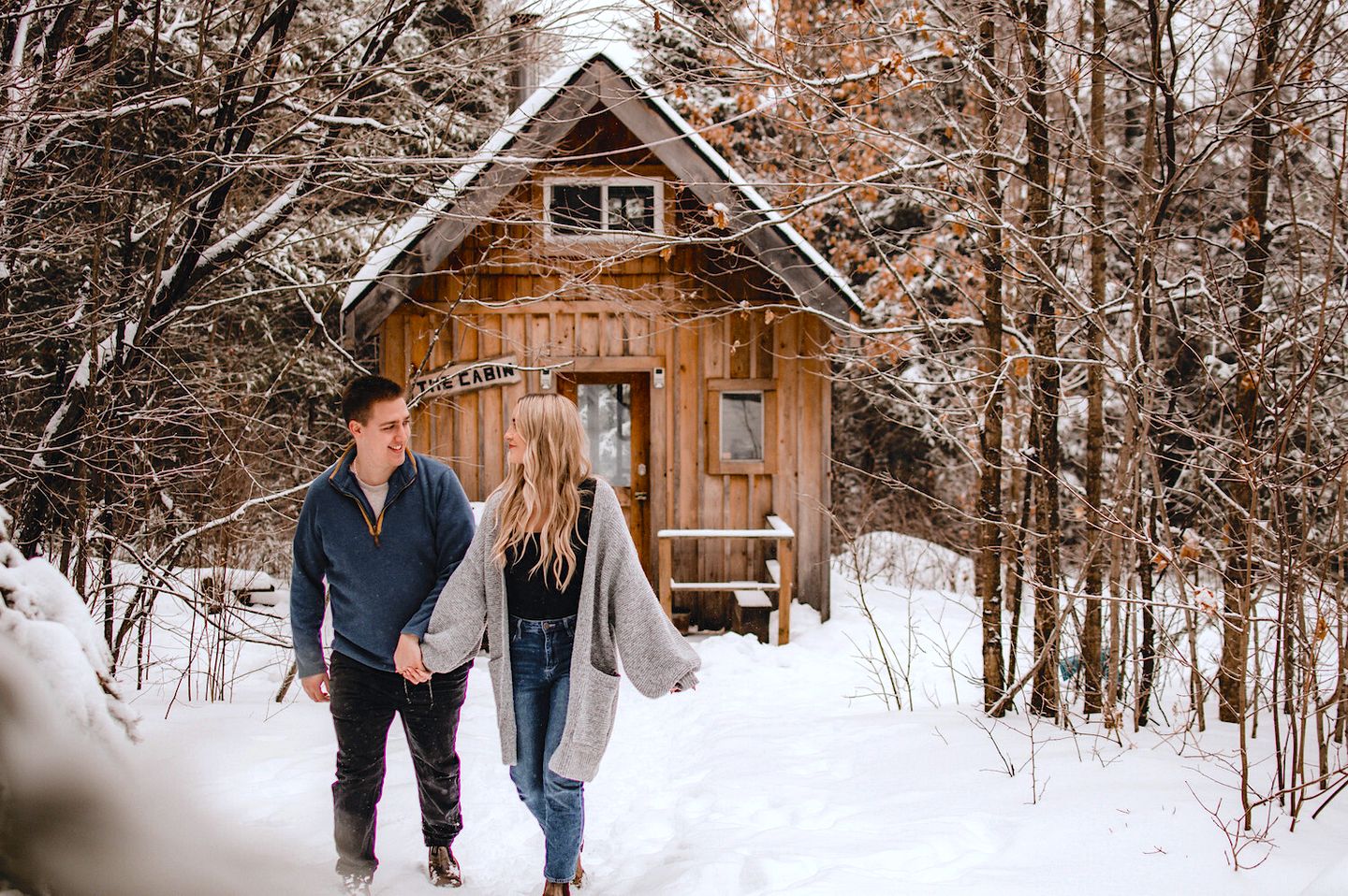 Charming Cabin Rental on Deer Lake in Ontario, Canada