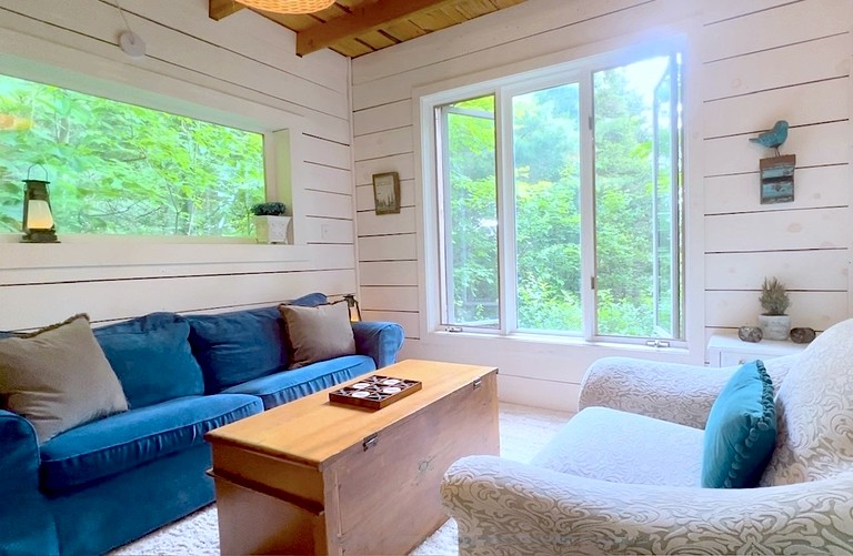 Cabins (Canada, South River, Ontario)