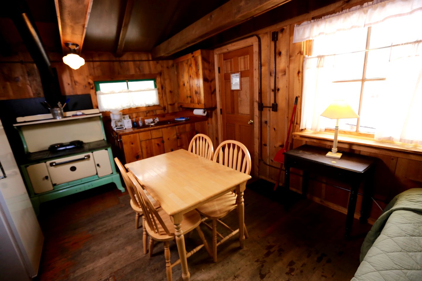 Charming Cabin Rental near Hot Springs in Howelsen Hill Ski Area, Colorado