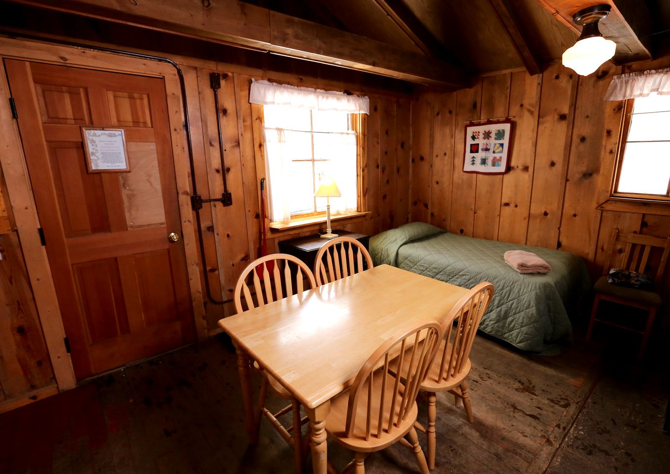 Charming Cabin Rental near Hot Springs in Howelsen Hill Ski Area, Colorado