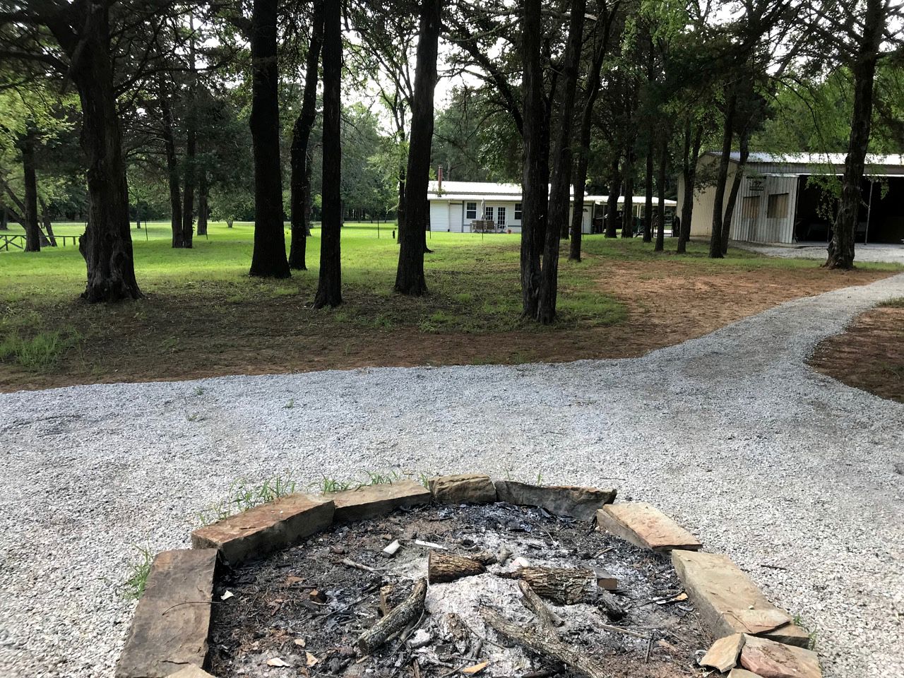 Charming Cabin Rental near Lake Texoma in Sadler, Texas