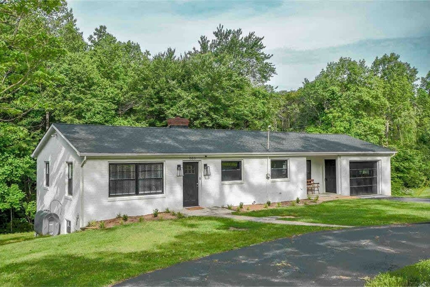 Cabins (United States of America, Afton, Virginia)