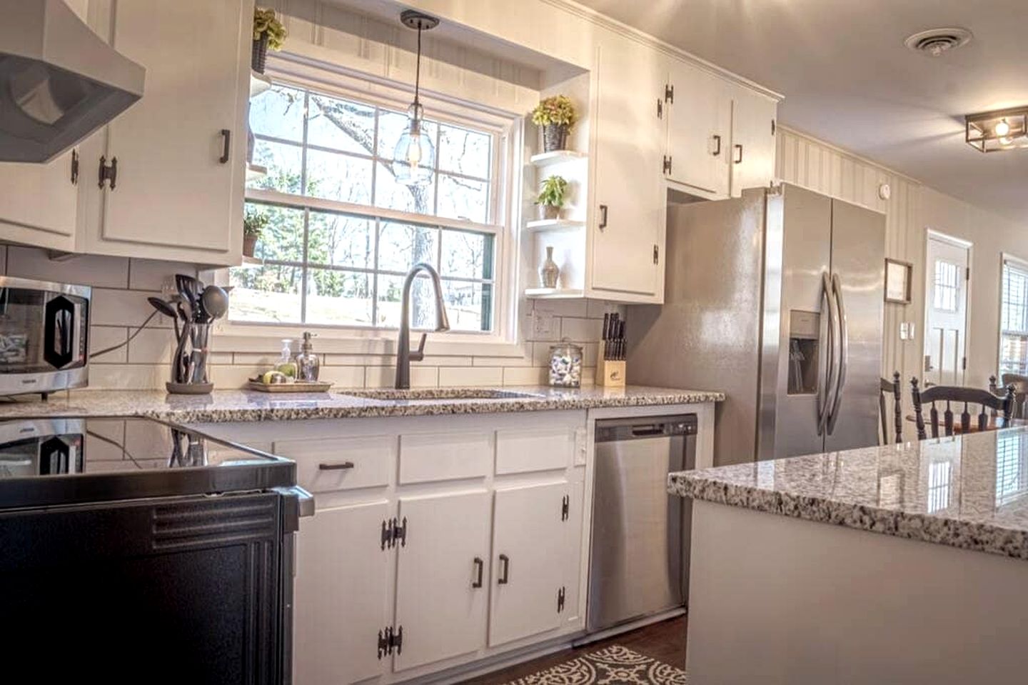 Charming Cabin Rental near Wineries and Hiking Trails in Afton, Virginia