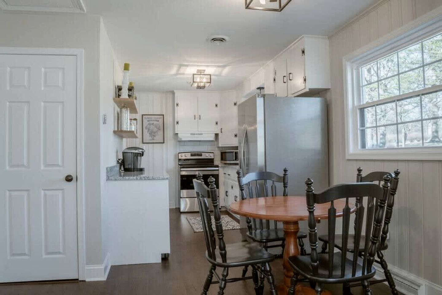 Charming Cabin Rental near Wineries and Hiking Trails in Afton, Virginia