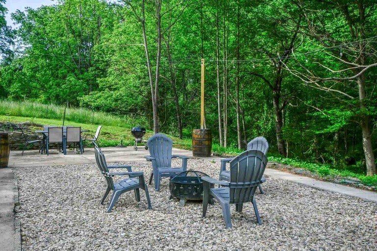 Cabins (United States of America, Afton, Virginia)