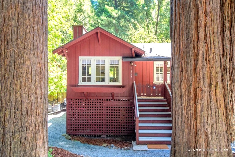 Cabins (Guerneville, California, United States)