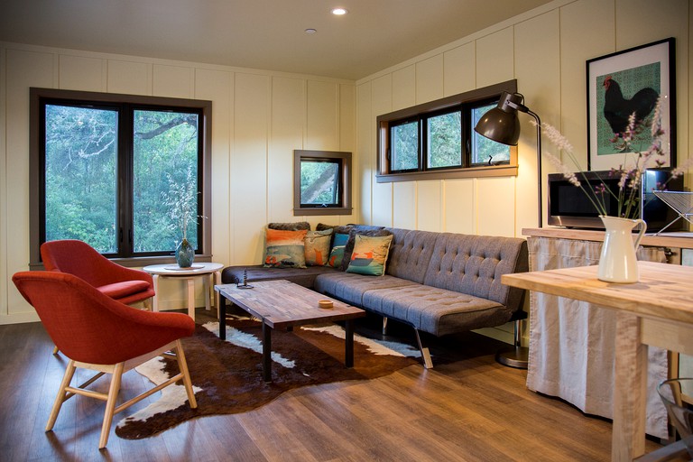 Cabins (Boonville, California, United States)