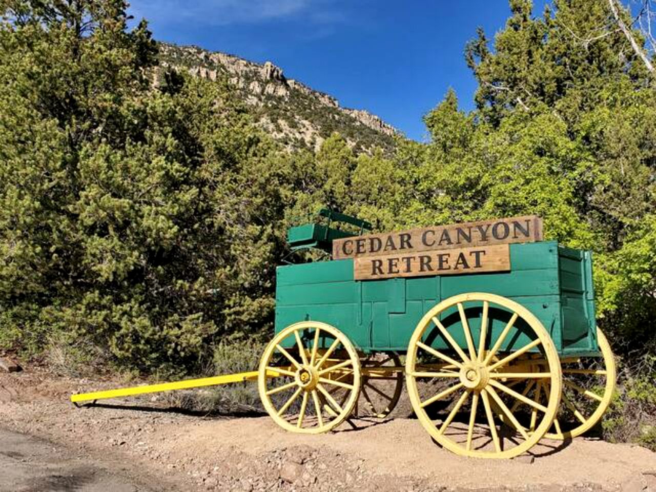 Large, Pet Friendly Cabin for Big Groups near Angel's Landing in Southern, Utah