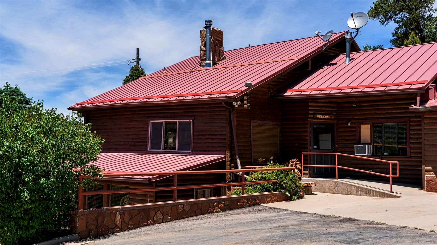 Cabins (United States of America, Cedar City, Utah)