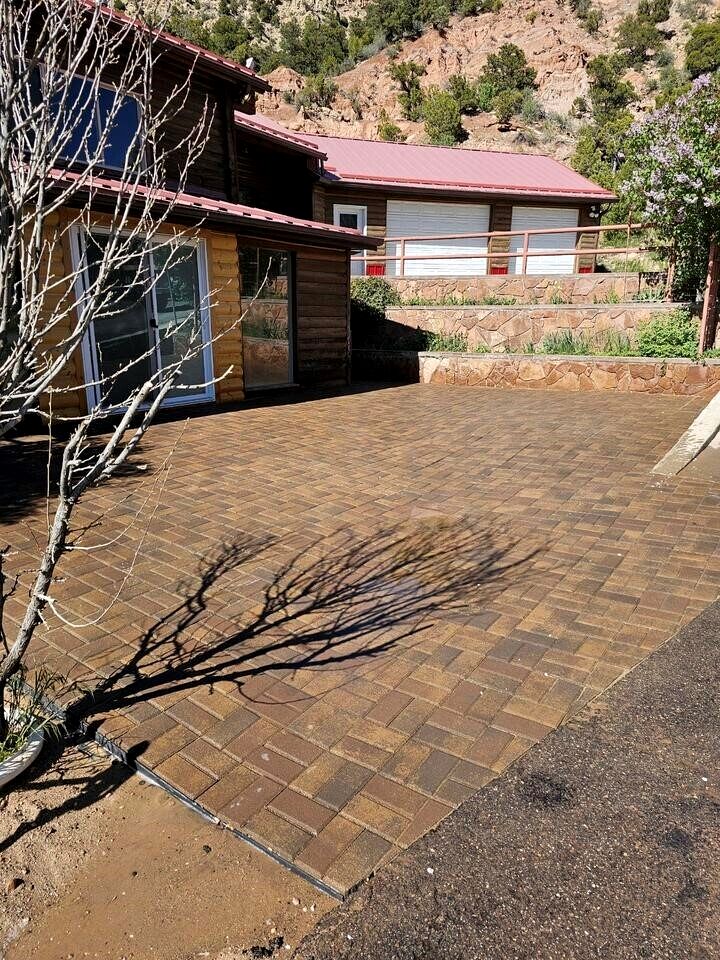 Large, Pet Friendly Cabin for Big Groups near Angel's Landing in Southern, Utah