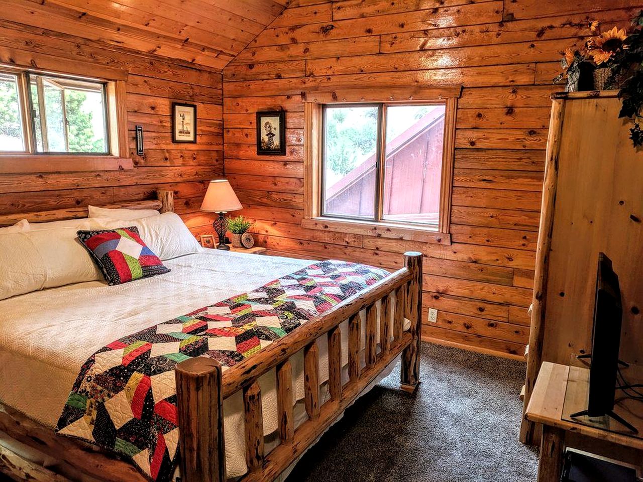 Large, Pet Friendly Cabin for Big Groups near Angel's Landing in Southern, Utah