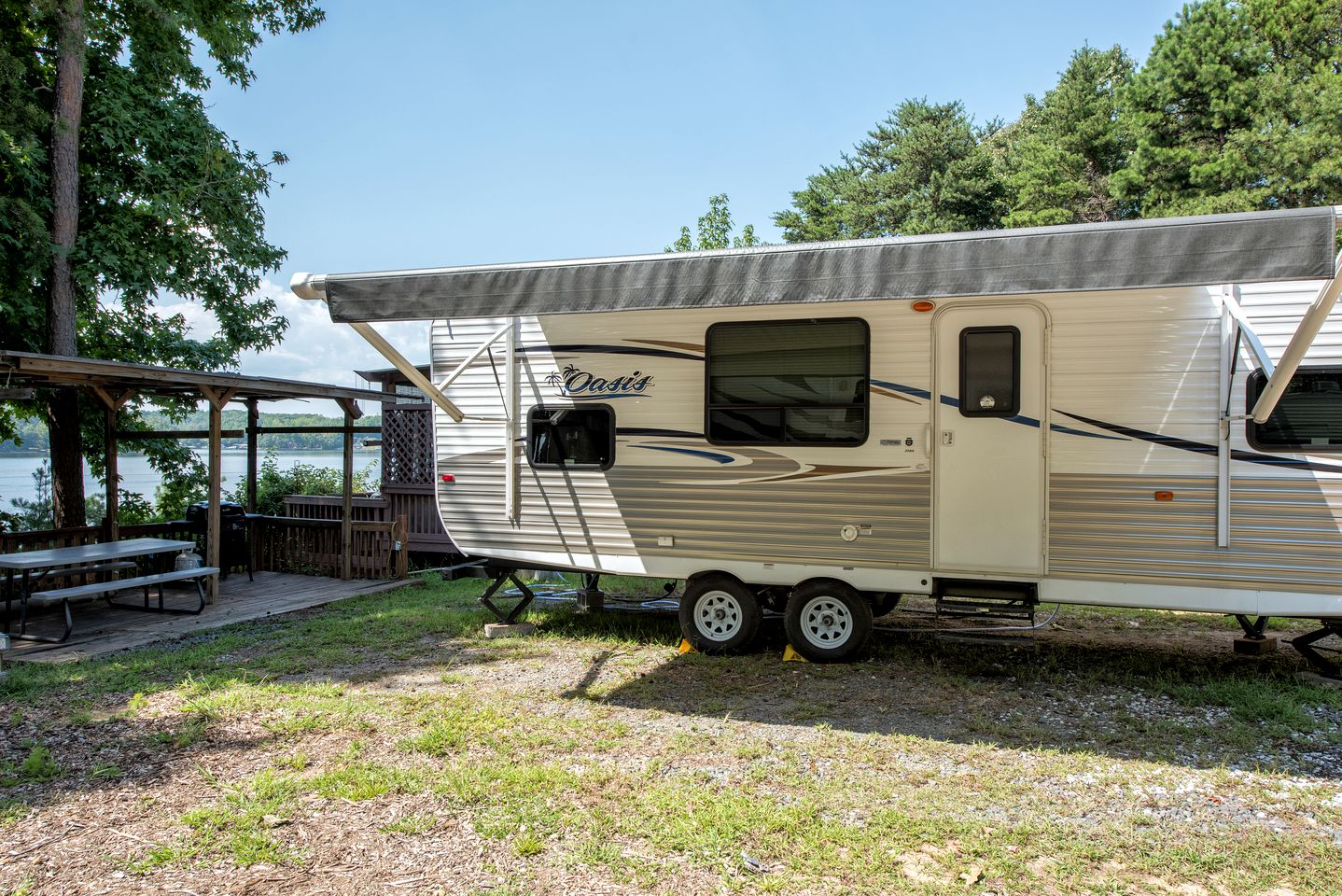 Charming Caravan for Hire with Barbecue near Charlotte, North Carolina