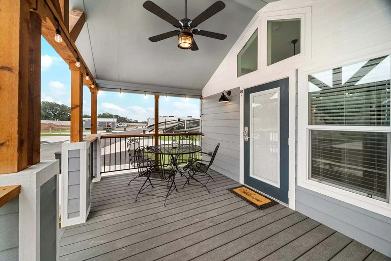 Relaxed Tiny Home Escape with Resort Amenities Near Fredericksburg, TX