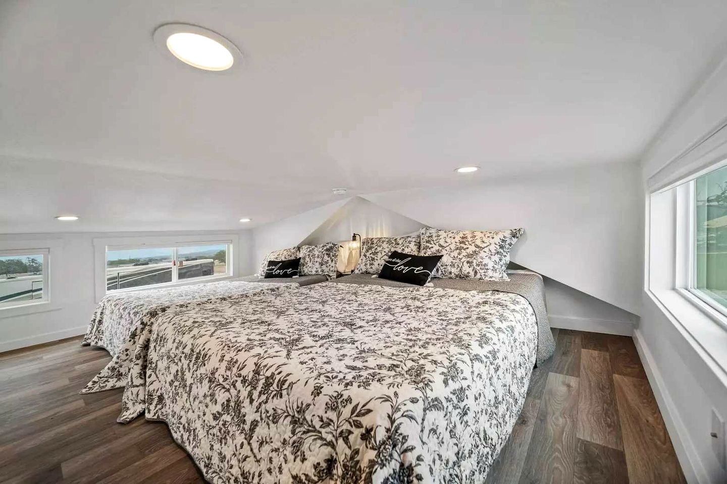 Relaxed Tiny Home Escape with Resort Amenities Near Fredericksburg, TX