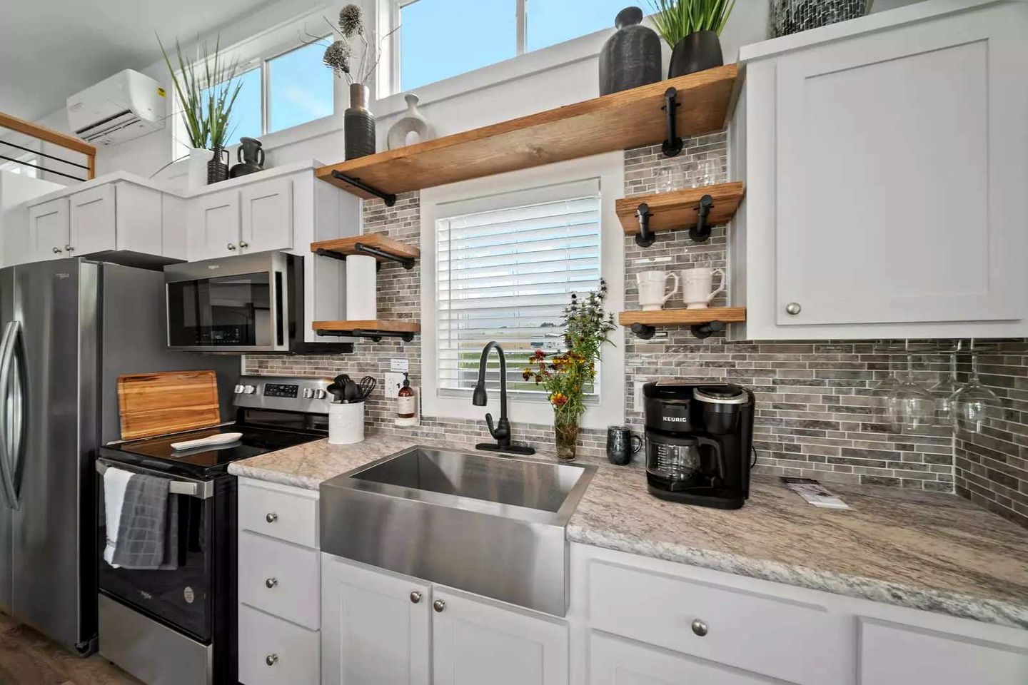 Relaxed Tiny Home Escape with Resort Amenities Near Fredericksburg, TX