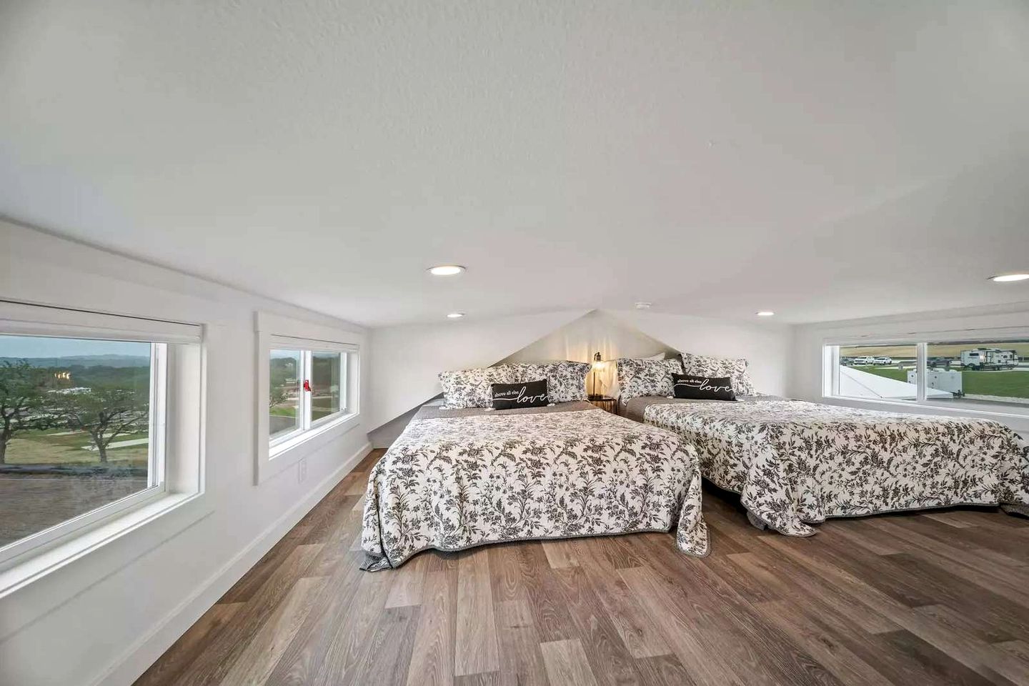 Relaxed Tiny Home Escape with Resort Amenities Near Fredericksburg, TX