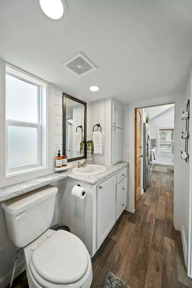 Relaxed Tiny Home Escape with Resort Amenities Near Fredericksburg, TX