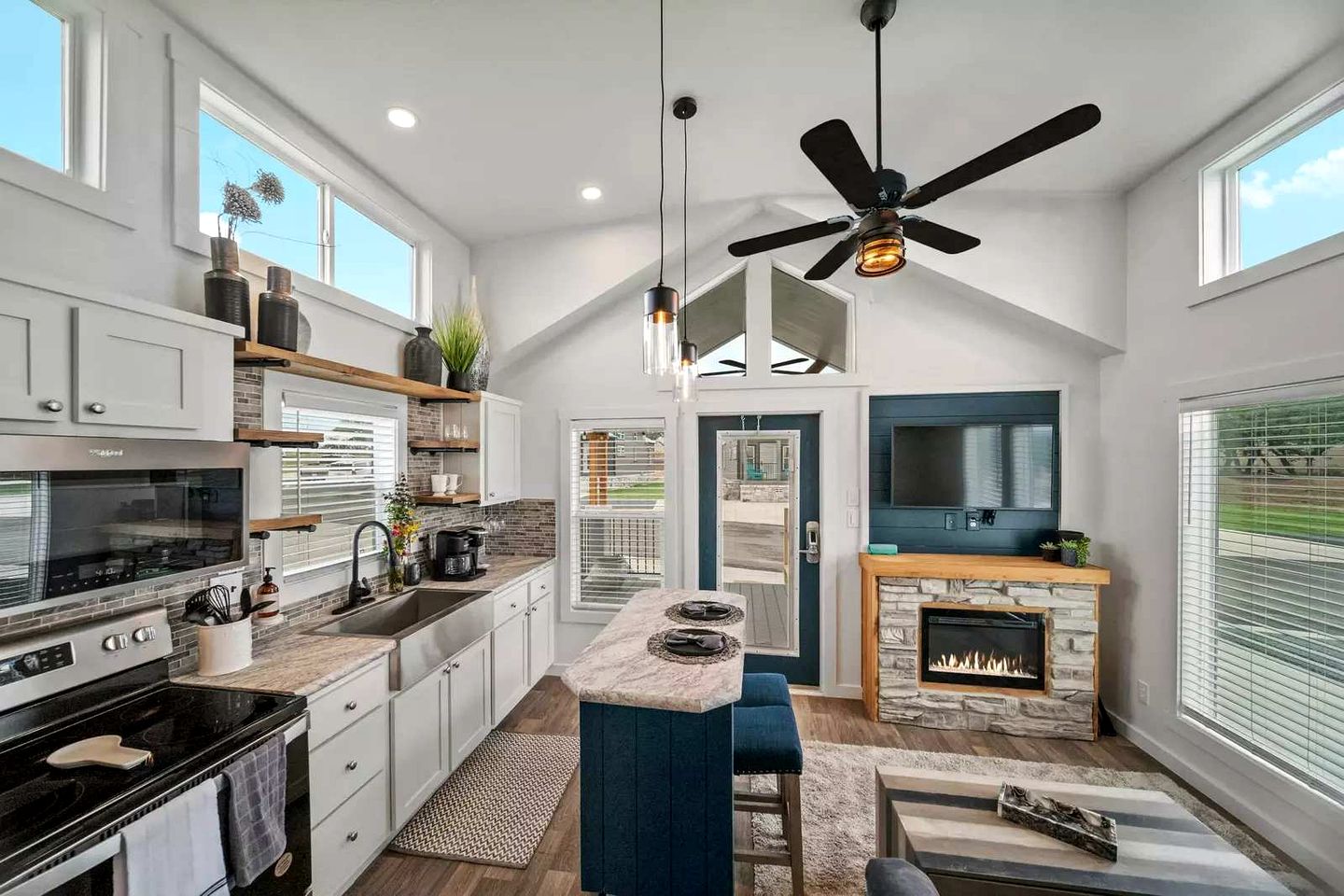 Relaxed Tiny Home Escape with Resort Amenities Near Fredericksburg, TX