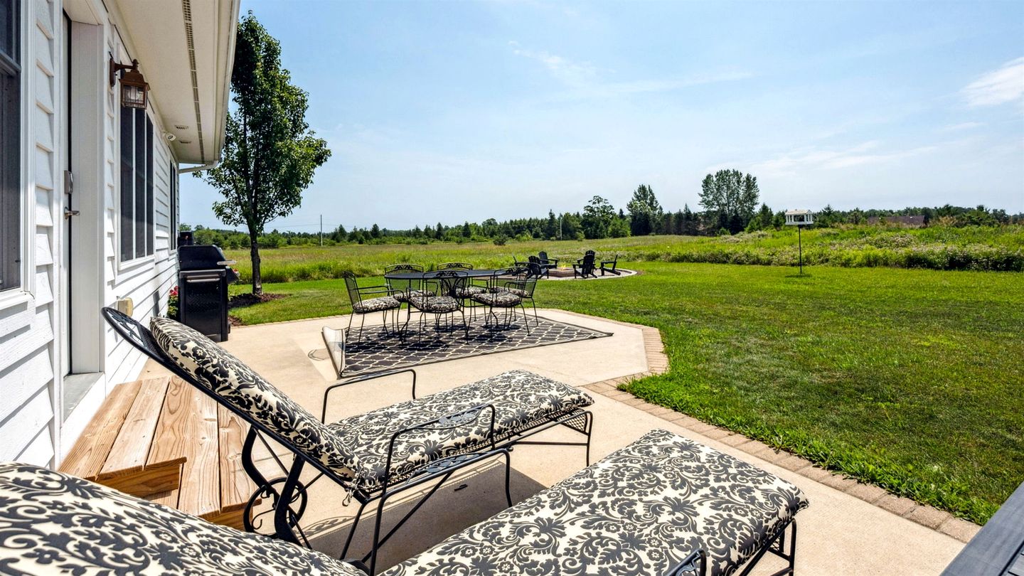 Charming Cottage with Fire Pit on 5 Acres near Downtown Baileys Harbor, WI