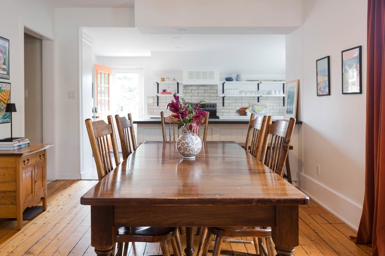 Cottages (Canada, Prince Edward, Ontario)