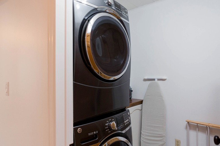 Cottages (Canada, Prince Edward, Ontario)