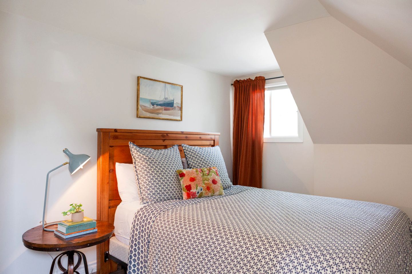 Charming Cottage with Firepit & Walk-to-Beach Access near Main Street in Wellington, Ontario