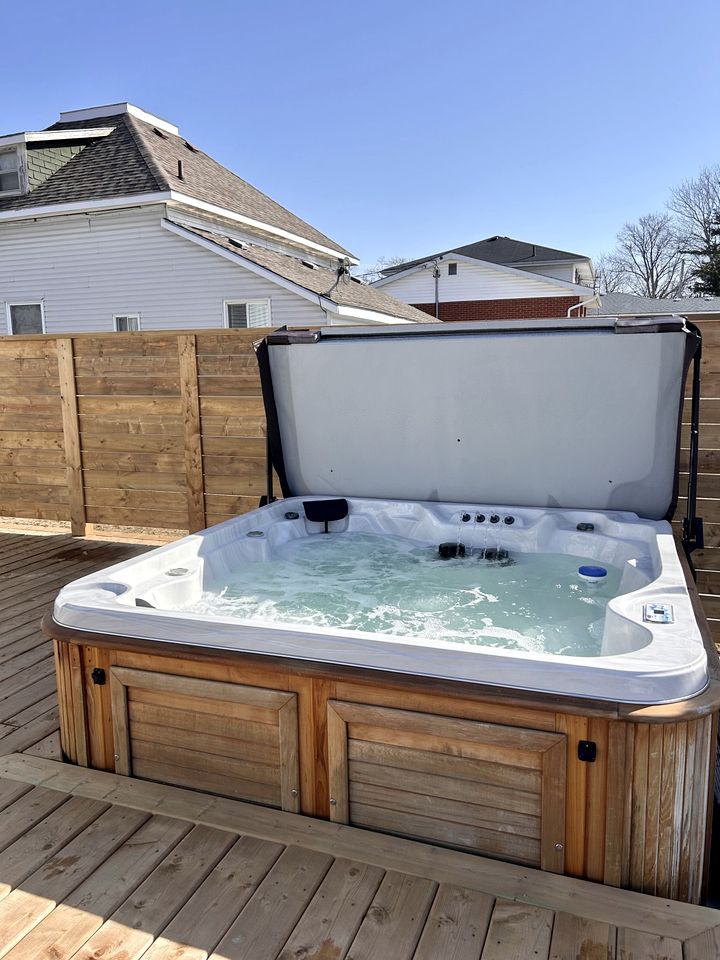 Charming Cottage with Firepit & Walk-to-Beach Access near Main Street in Wellington, Ontario