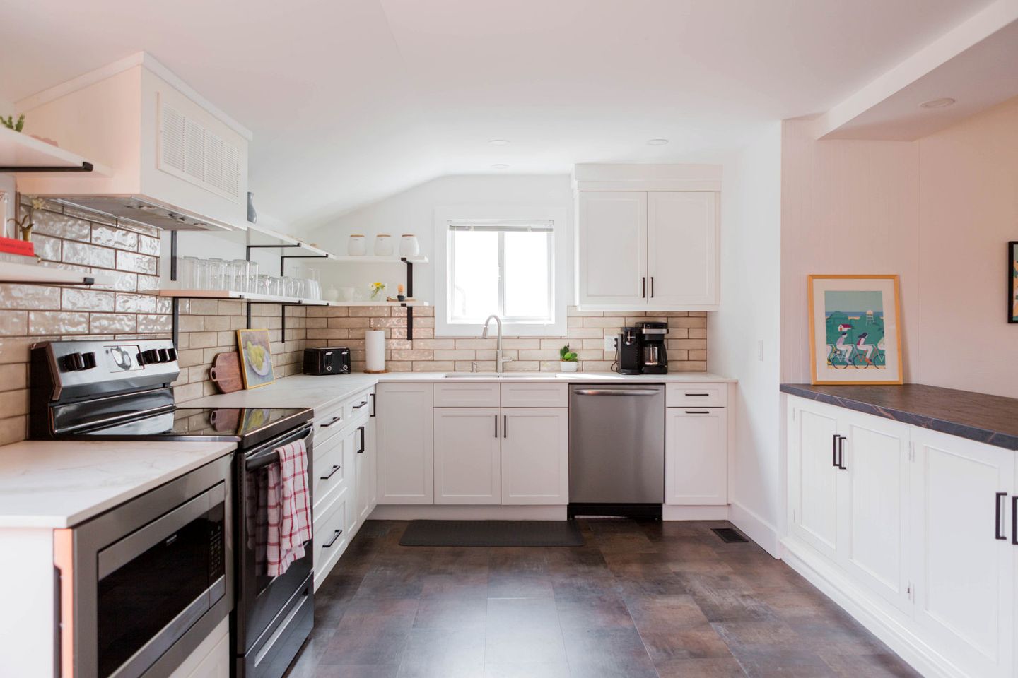 Charming Cottage with Firepit & Walk-to-Beach Access near Main Street in Wellington, Ontario