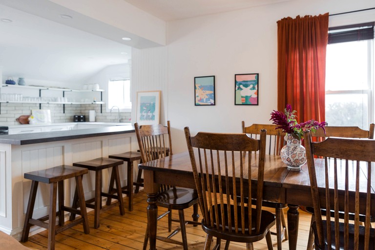 Cottages (Canada, Prince Edward, Ontario)